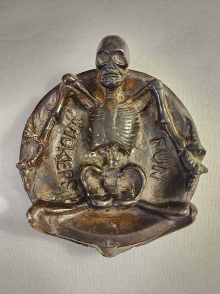 Vintage & Retro: Bronze smokers ashtray