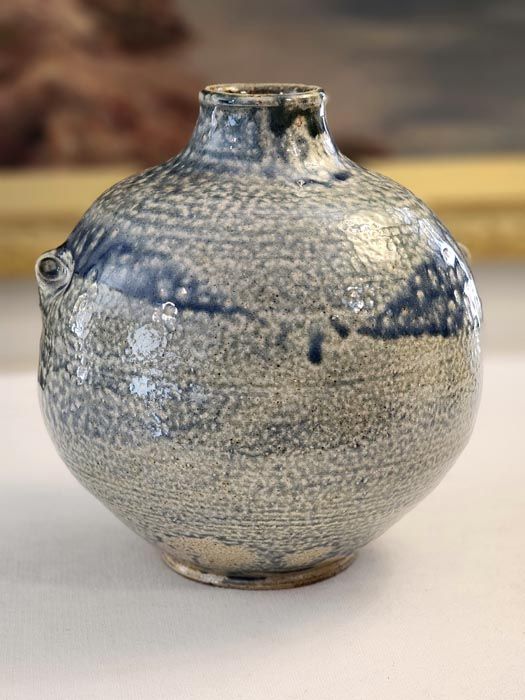 NZ Pottery: Hilary Lakeman - vase