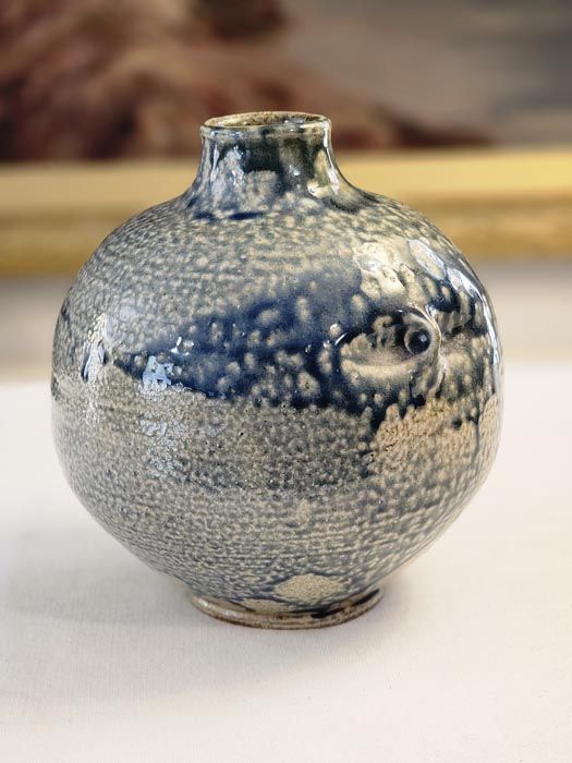 NZ Pottery: Hilary Lakeman - vase