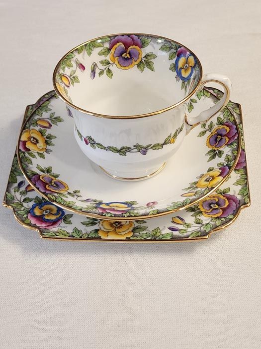 Aynsley: Aynsley Pansies Trio