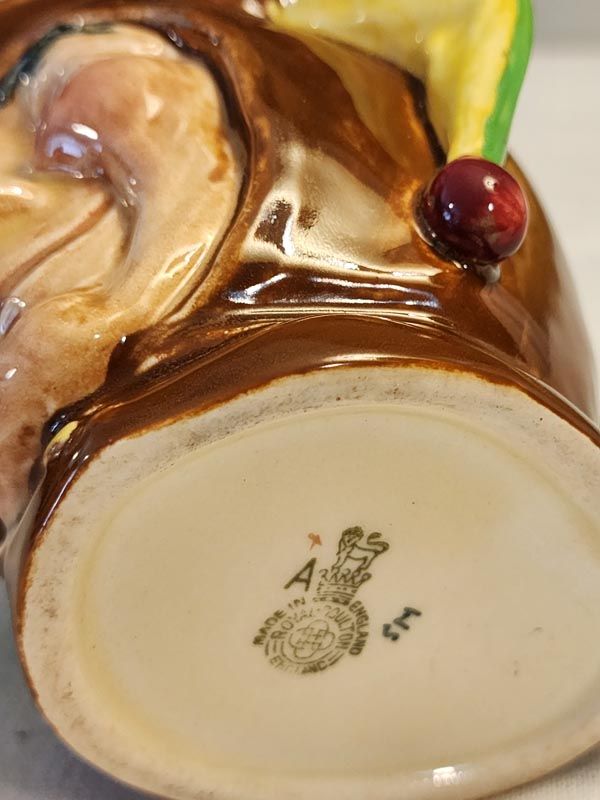 China & Ceramics: Jester D5556