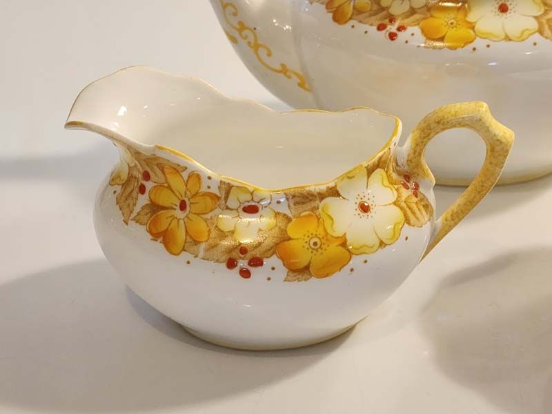 China & Ceramics: Royal Albert - Dorothy Tea Set