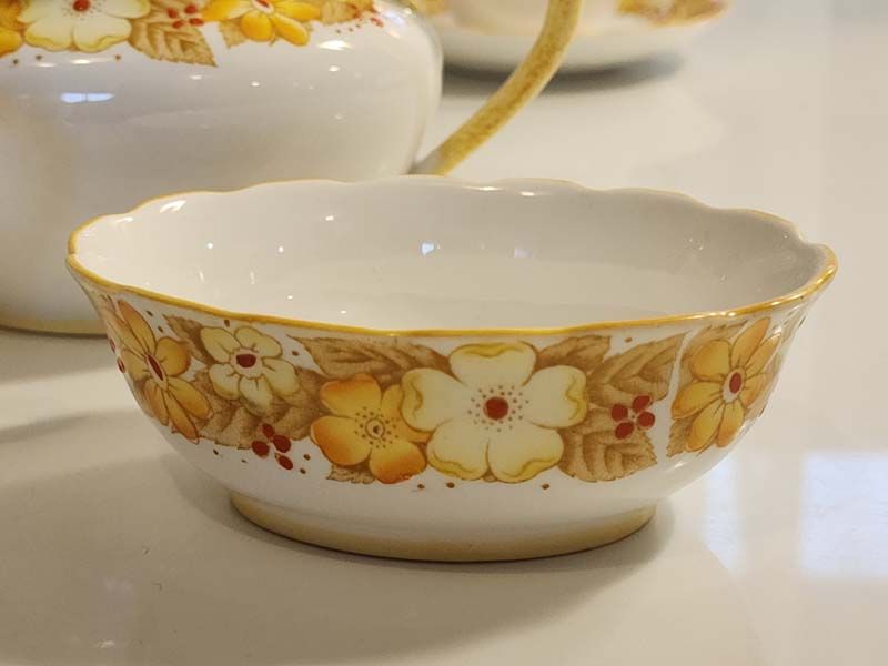 China & Ceramics: Royal Albert - Dorothy Tea Set