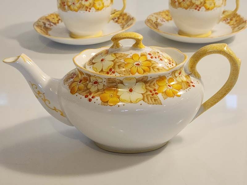 China & Ceramics: Royal Albert - Dorothy Tea Set