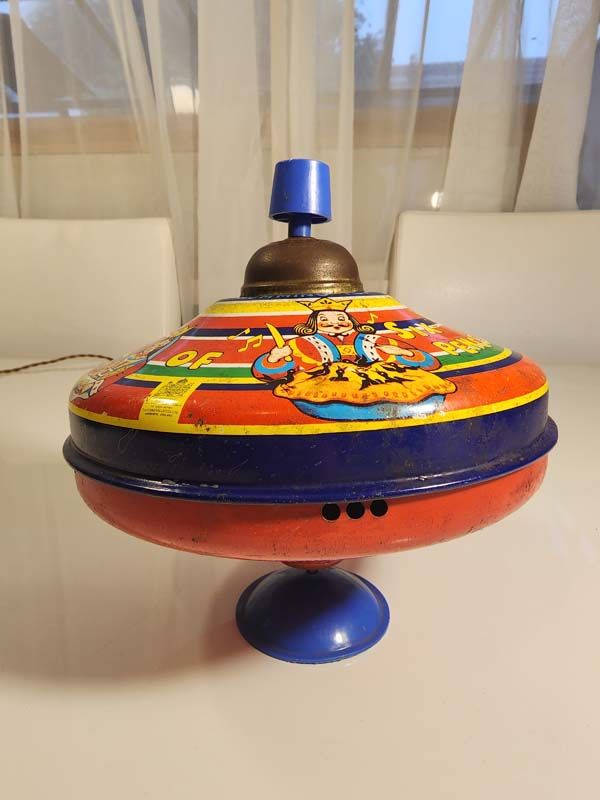 Toys & games: Vintage Spinning Top