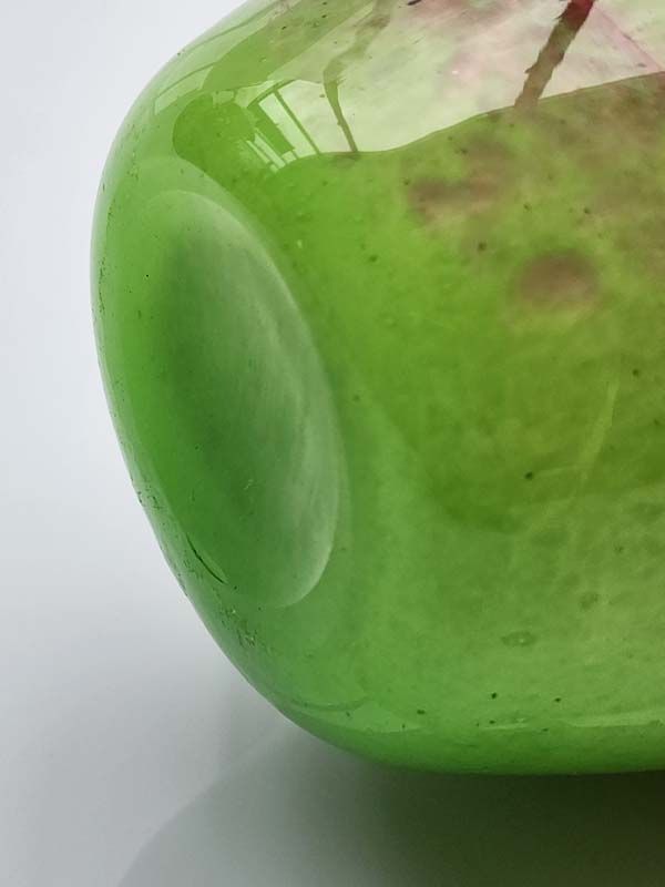 Vintage & Retro: Vintage art glass vase