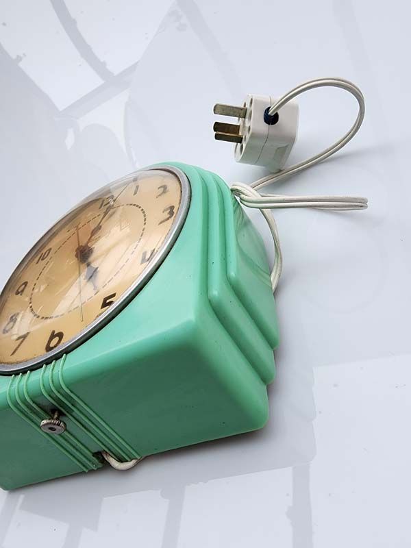 Vintage & Retro: Telechron Clock - 1940