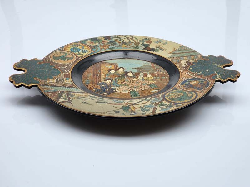 Asian items: Paper Mâché tray