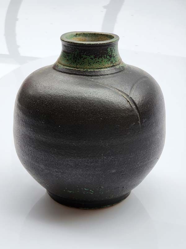 Hilary Lakeman vase