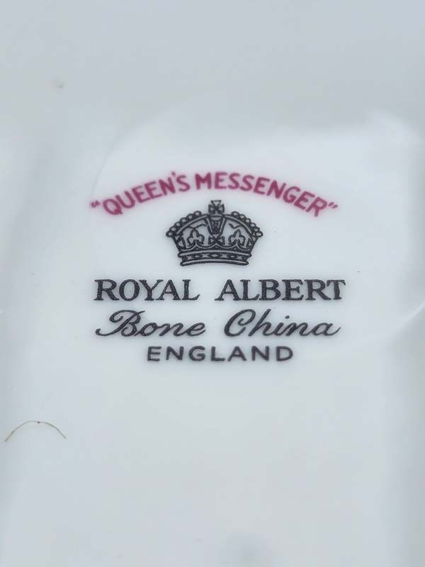 China & Ceramics: Royal Albert - Queens Messenger tray