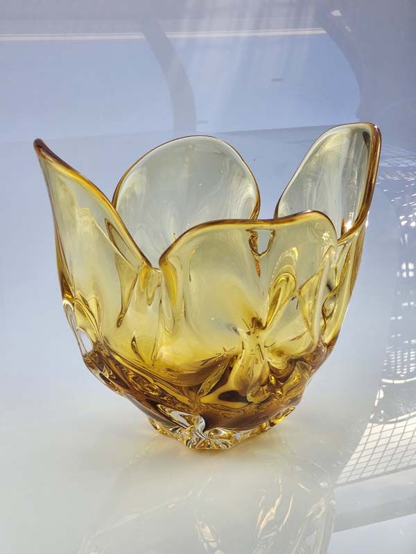 Glass: Iwatsu Hineri Glass vase - amber