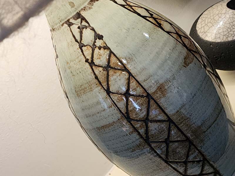 Hanmer pottery: Hanmer pottery lamp