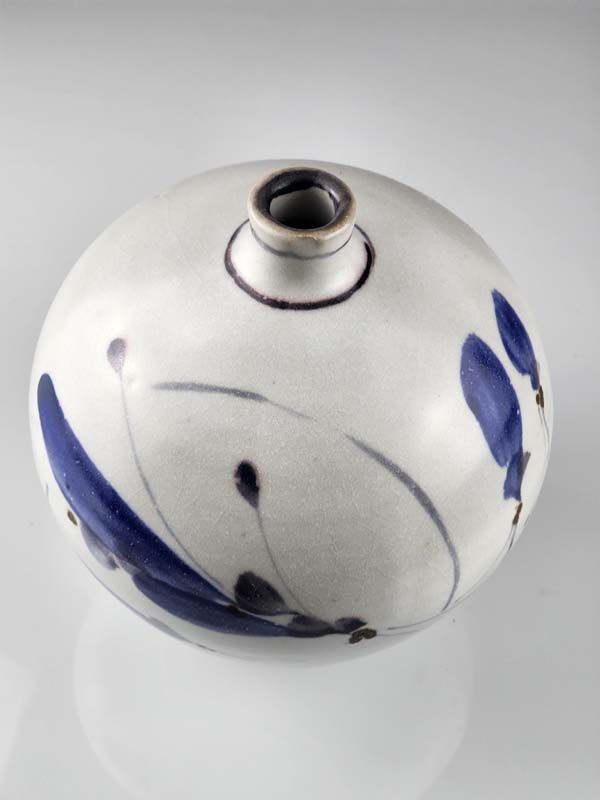 NZ Pottery: Campbell Hegan vase