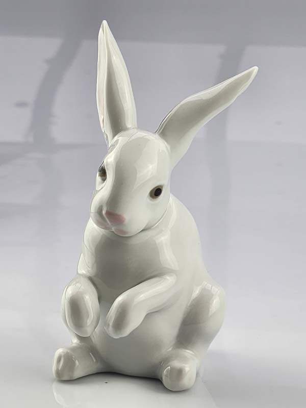 Lladro - Model #05907: Sitting Bunny