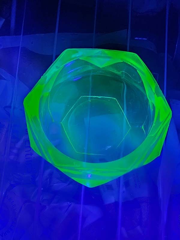 Glass: Uranium glass bowl