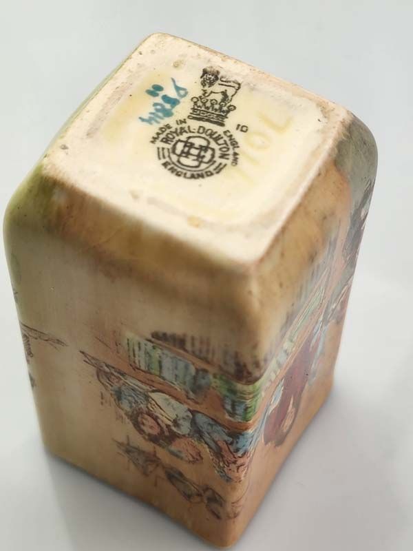 China & Ceramics: Roger De Cloverley Vase - Royal Doulton