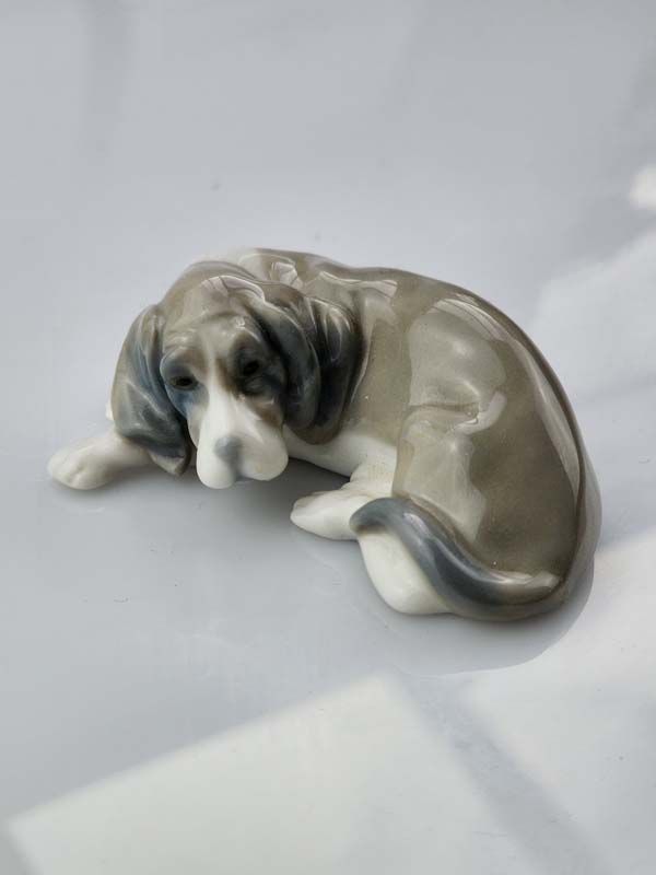 China & Ceramics: Lladro - Old Resting Dog