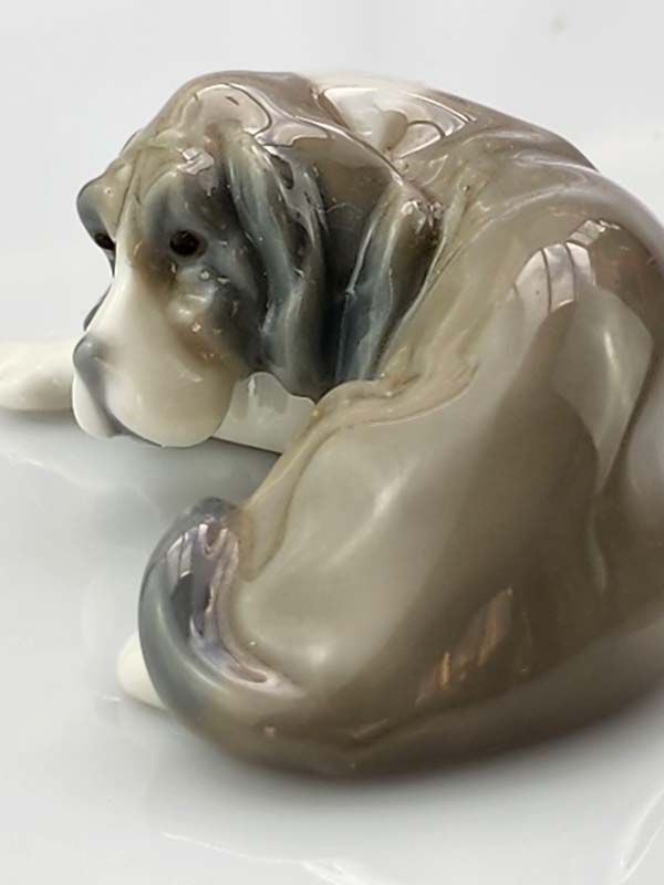 China & Ceramics: Lladro - Old Resting Dog