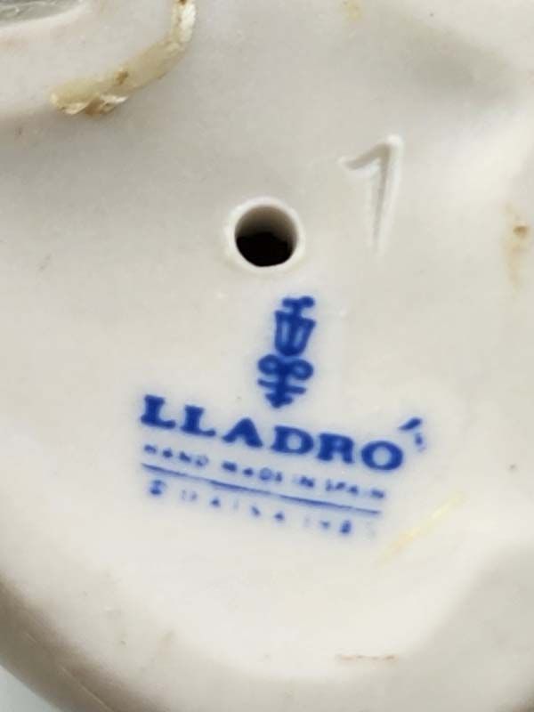 China & Ceramics: Lladro - Old Resting Dog