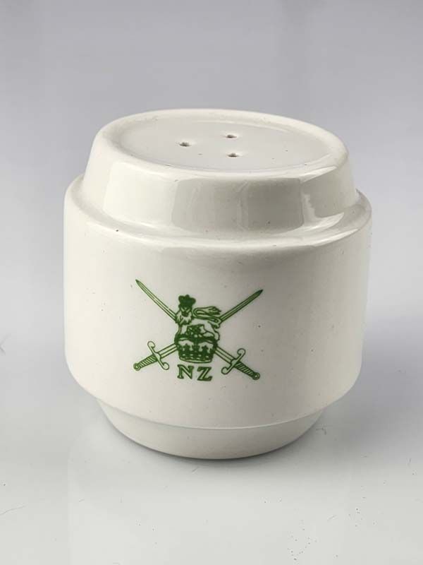 Crown Lynn - NZ Army pepper