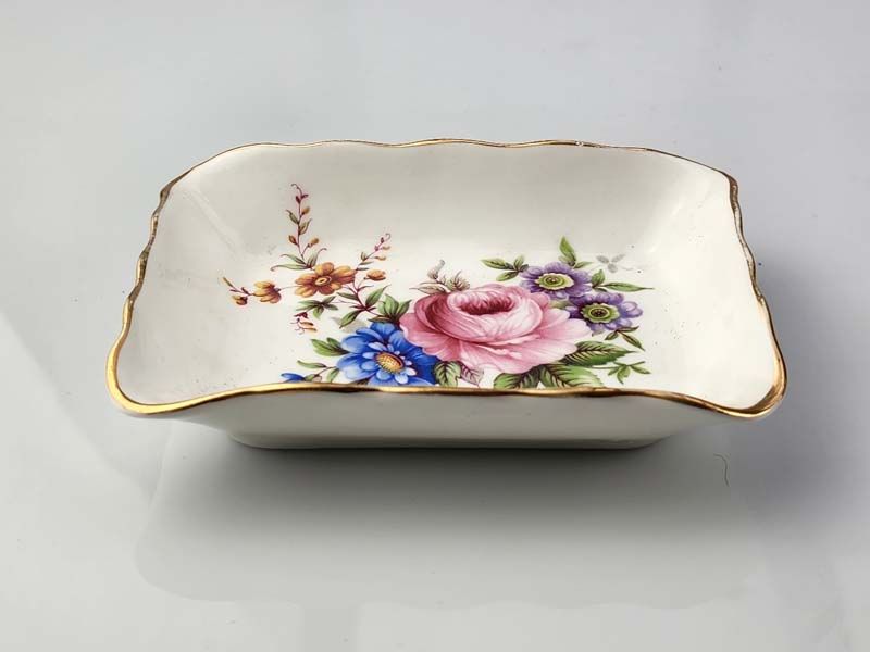 Aynsley: Aynsley Howard Sprays dish