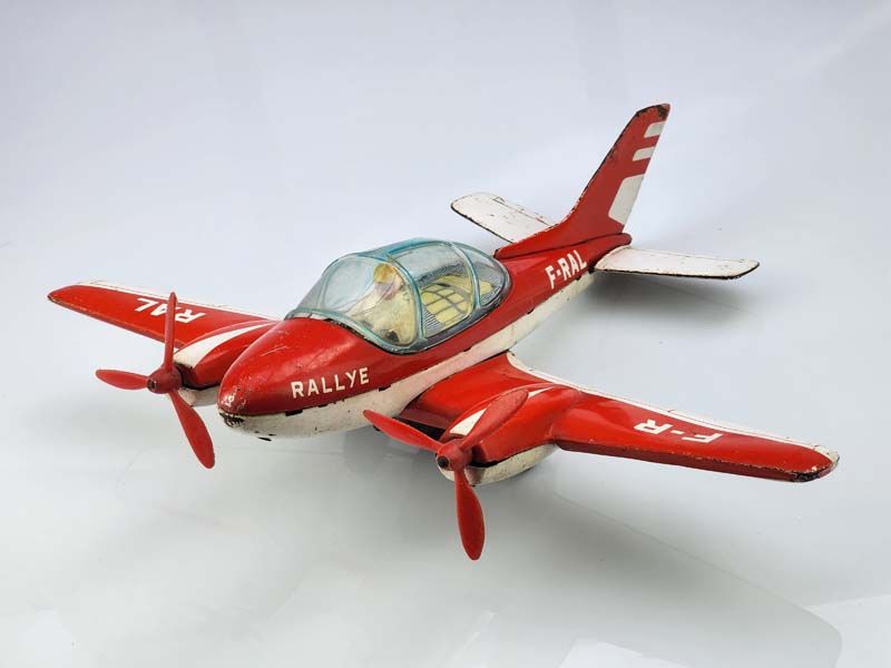 Toys & games: Vintage Toy Rallye Airplane