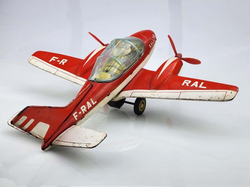 Toys & games: Vintage Toy Rallye Airplane