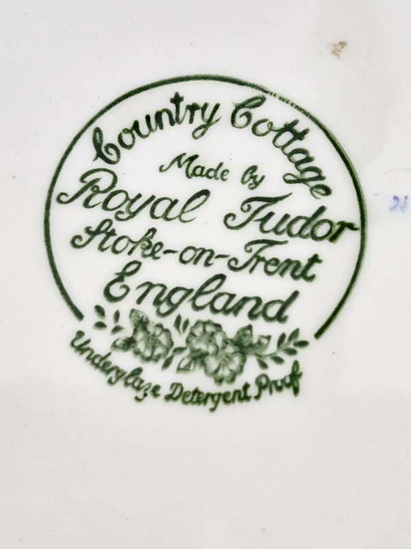 China & Ceramics: Country Cottage Plate