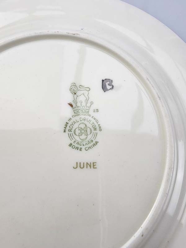 Royal Doulton: Royal Doulton - June Trio