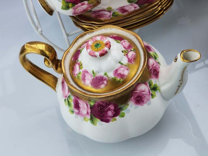 Royal Albert: Royal Albert - Old English Rose HEAVY GOLD