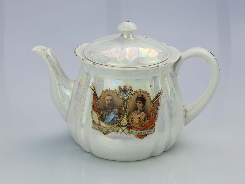 Royal Family: King George V & Queen Mary Teapot