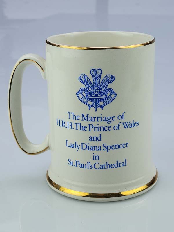 Royal Family: The Marriage of Charles and Diana Mug 1981