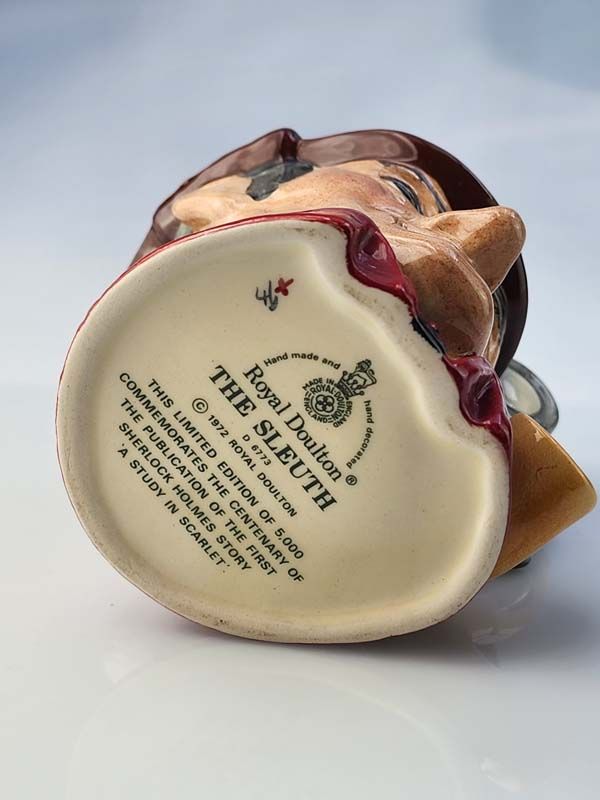 China & Ceramics: The Sleuth D6773