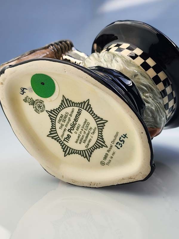 Character Jugs: The Policeman D6852