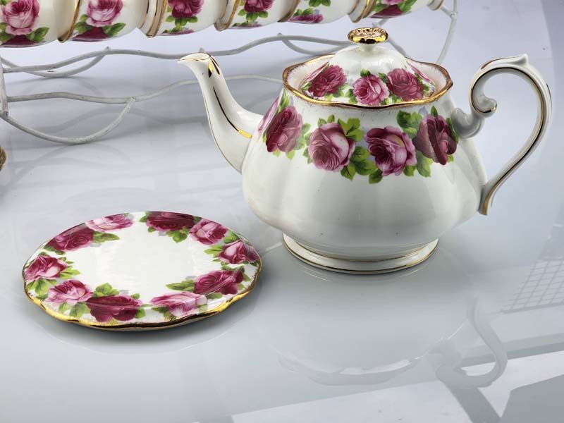 China & Ceramics: Old English Rose tea set