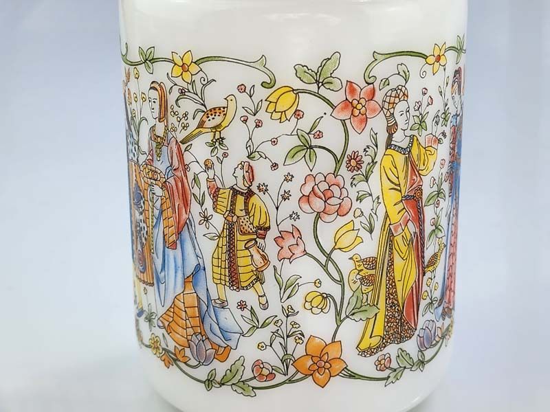 Vintage & Retro: Glass lidded jar