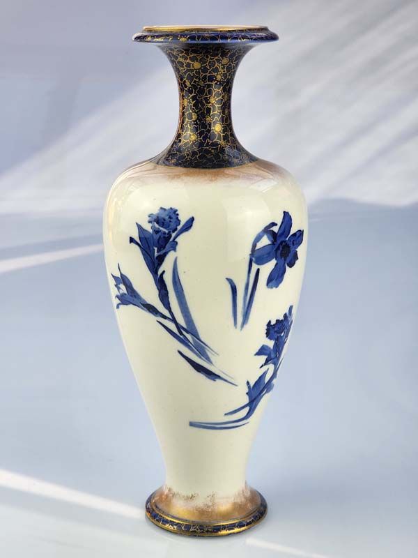 Doulton Burslem: Blue & White Daffodil Vase