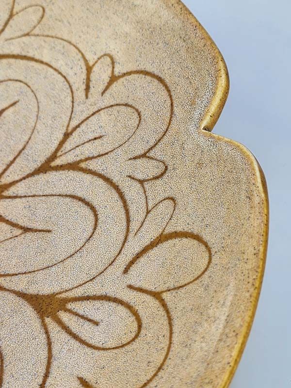 Vintage & Retro: Poole designer plate