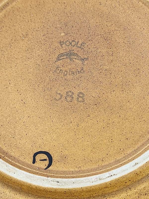 Vintage & Retro: Poole designer plate