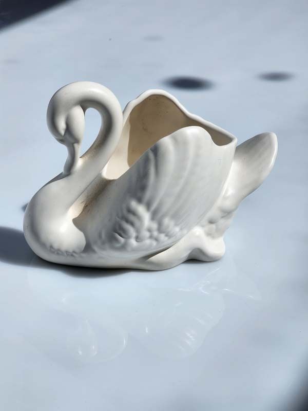 Vintage & Retro: Crown Lynn - small swan