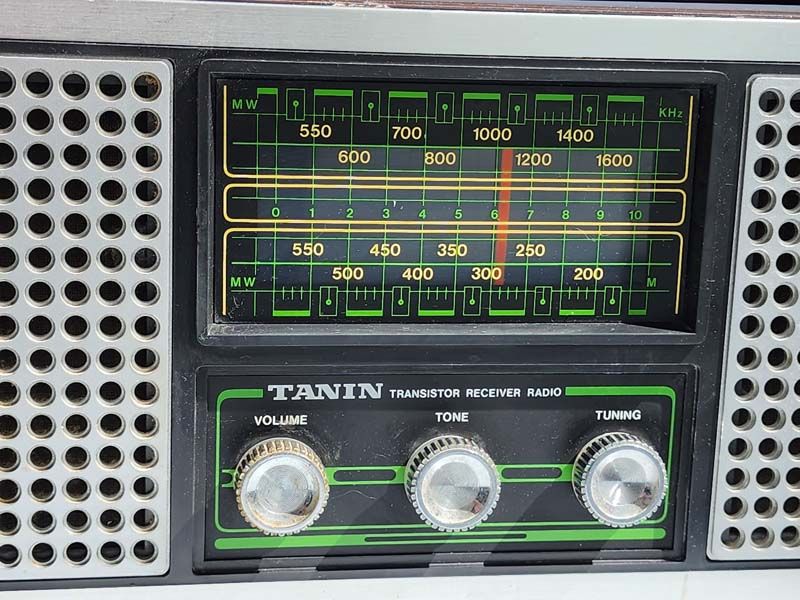 Vintage & Retro: Siuuns Tanin T-113A Radio