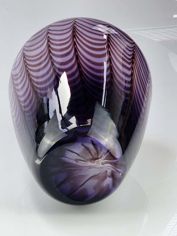 Vintage & Retro: Art glass purple vase