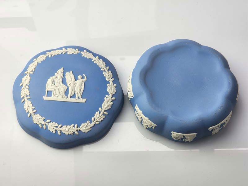 Wedgwood: Wedgwood Jasper Lidded Bowl