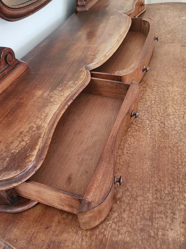Furniture: Victorian Dressing Table