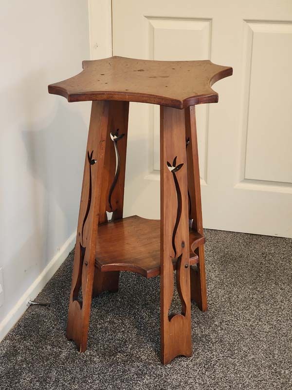 Furniture: Arts And Crafts Table