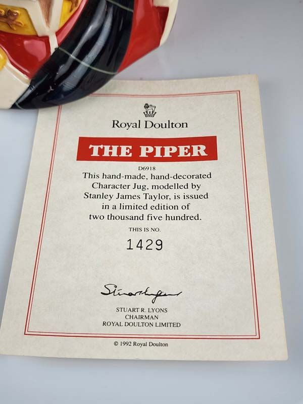 Character Jugs: The Piper D6918 with certificate