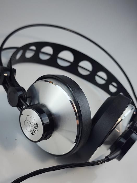 Retro Electronics: Vintage AKG Headphones