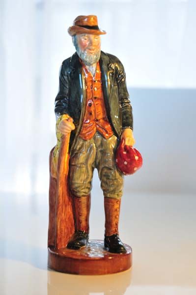 Figurines: Gaffer - Royal Doulton