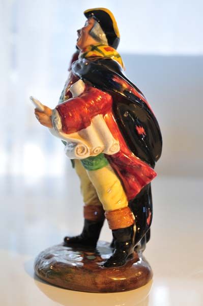 Figurines: Town Crier - Royal Doulton