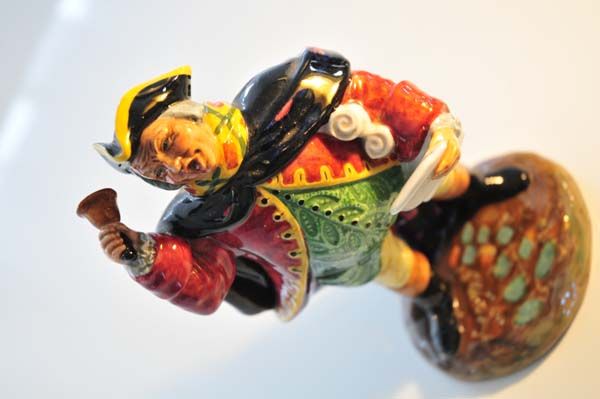 Figurines: Town Crier - Royal Doulton